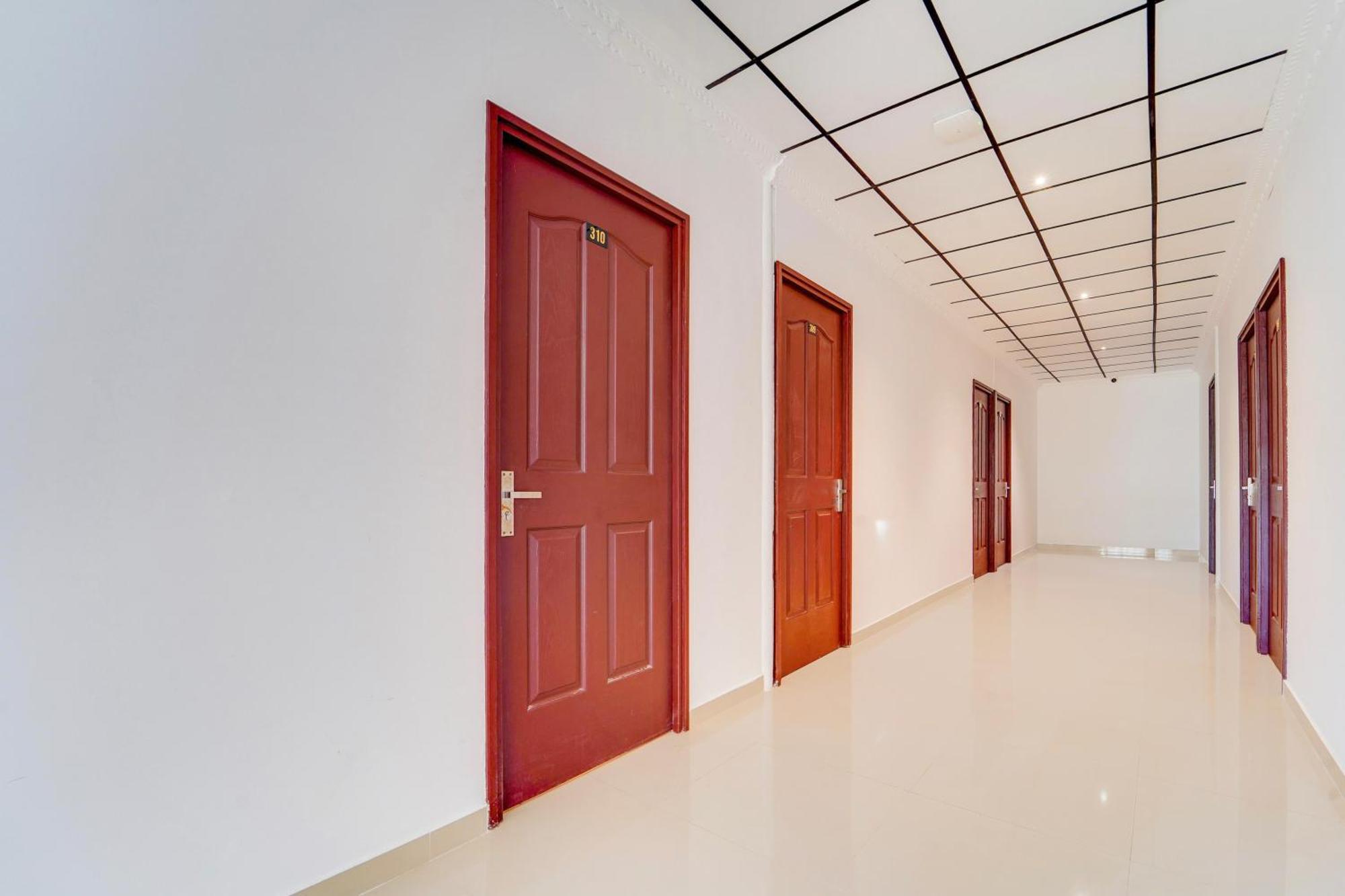 Super Hotel O Vazhakkala Kochi Exterior foto